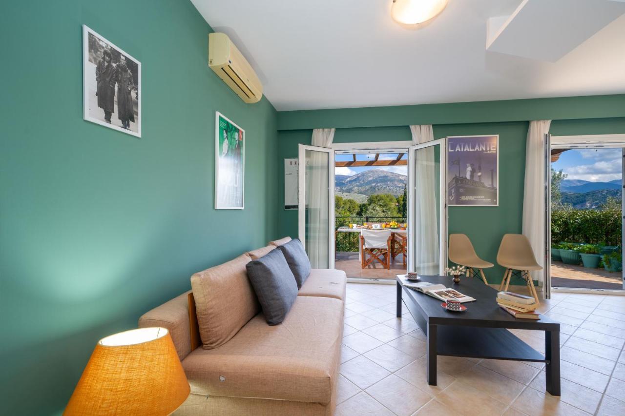 Cinema Themed House In Argostoli Villa Exterior photo