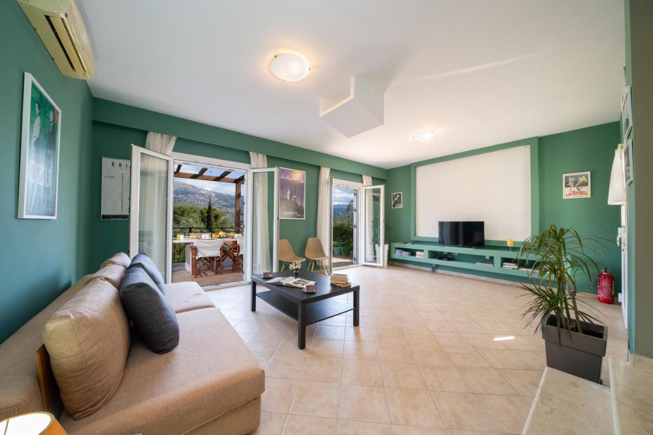 Cinema Themed House In Argostoli Villa Exterior photo