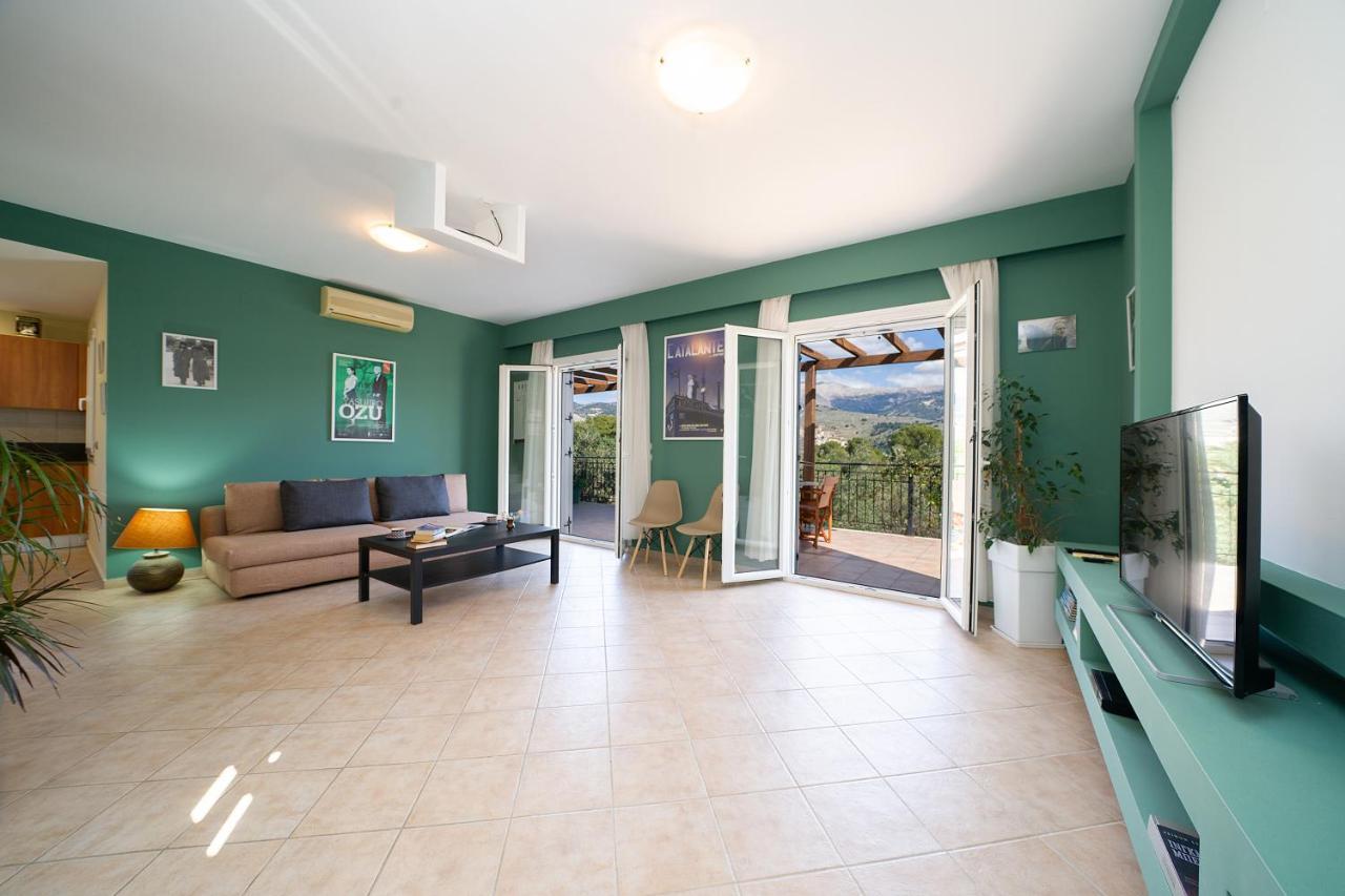 Cinema Themed House In Argostoli Villa Exterior photo